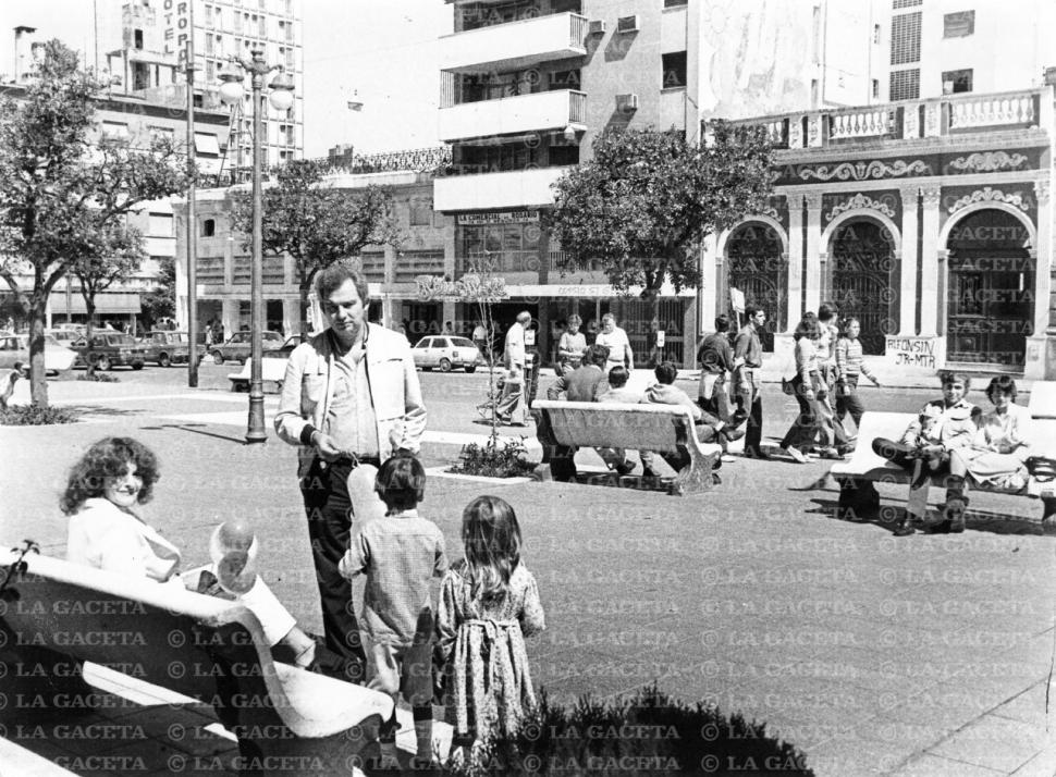 Recuerdos fotográficos: la plaza de las emociones, según pasan los años