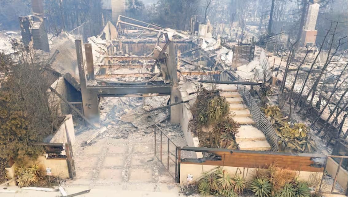 Incendios en California: el impactante antes y después de las casas de los famosos arrasadas por el fuego