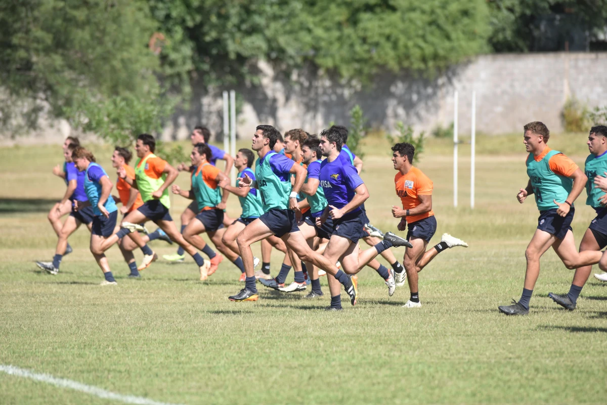 EN ACCIÓN. Los jugadores de Tarucas tuvieron un primer día intenso de entrenamientos.