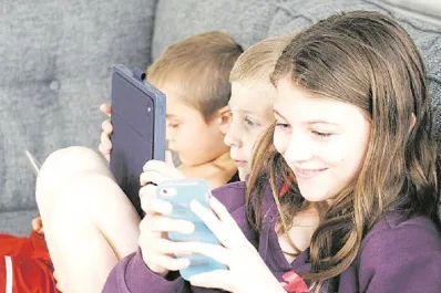 Nueva York demanda a Facebook, TikTok y Google por fomentar la adicción en niños y adolescentes