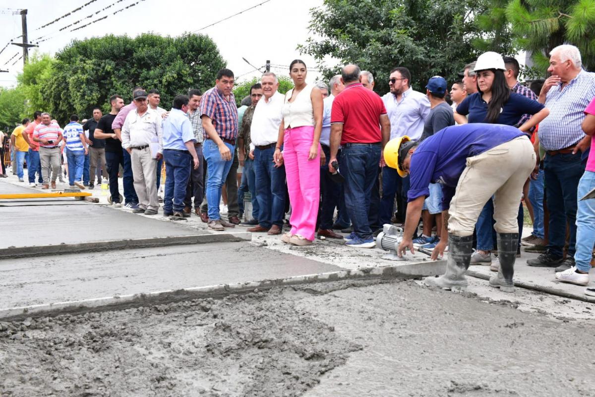 Concepción: Jaldo recorrió las obras que se realizan sobre la ruta provincial 329