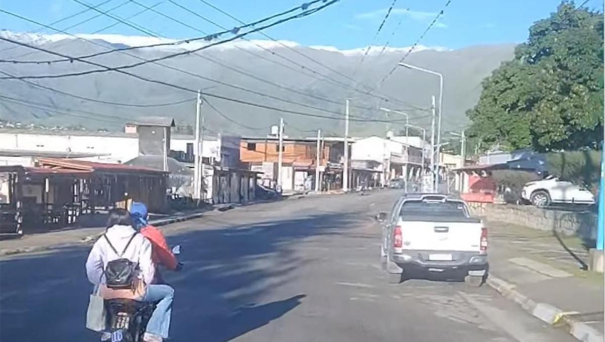 DESDE TAFI. El cerro Muñoz, de blanco, visto desde el centro tafinisto. 