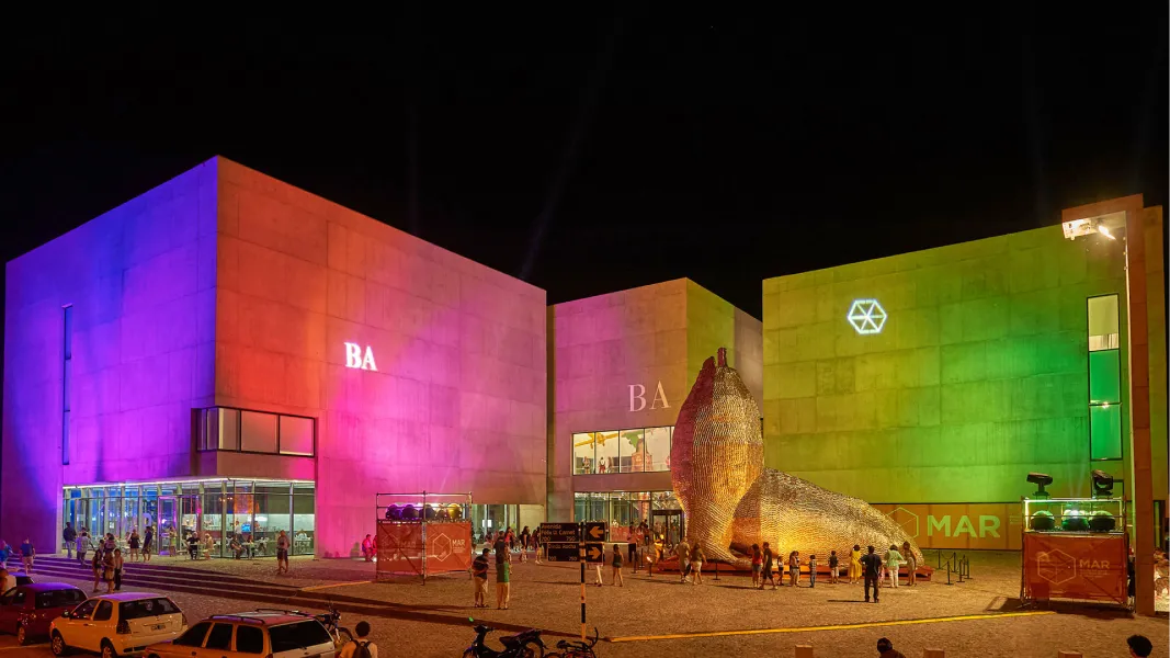 El Museo del Mar tiene muestras itinerantes todo el verano.