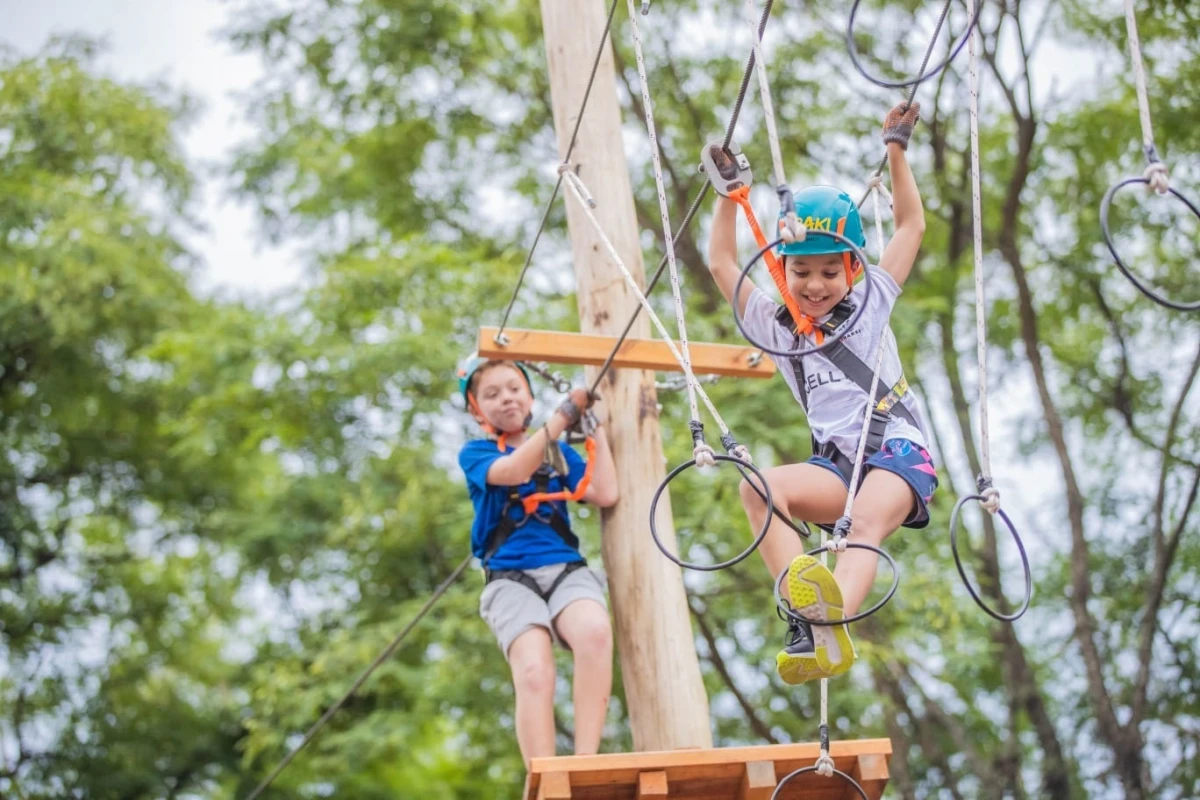 PARA LOS MÁS CHICOS. El parque cuenta con adaptaciones en menor altura, apropiadas para niños.