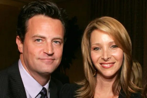 Lisa Kudrow encontró una nota secreta que le dejó Matthew Perry hace más de 20 años