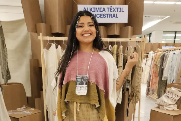 Alkimia Textil Ancestral, marca del NOA, brilla en la Semana de la Moda Sostenible de Brasil