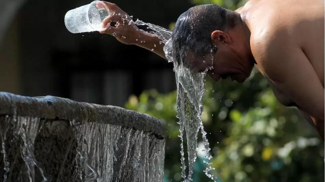 El calor comenzará a sentirse a media mañana y para el mediodía la temperatura promediaría los 31 °C.