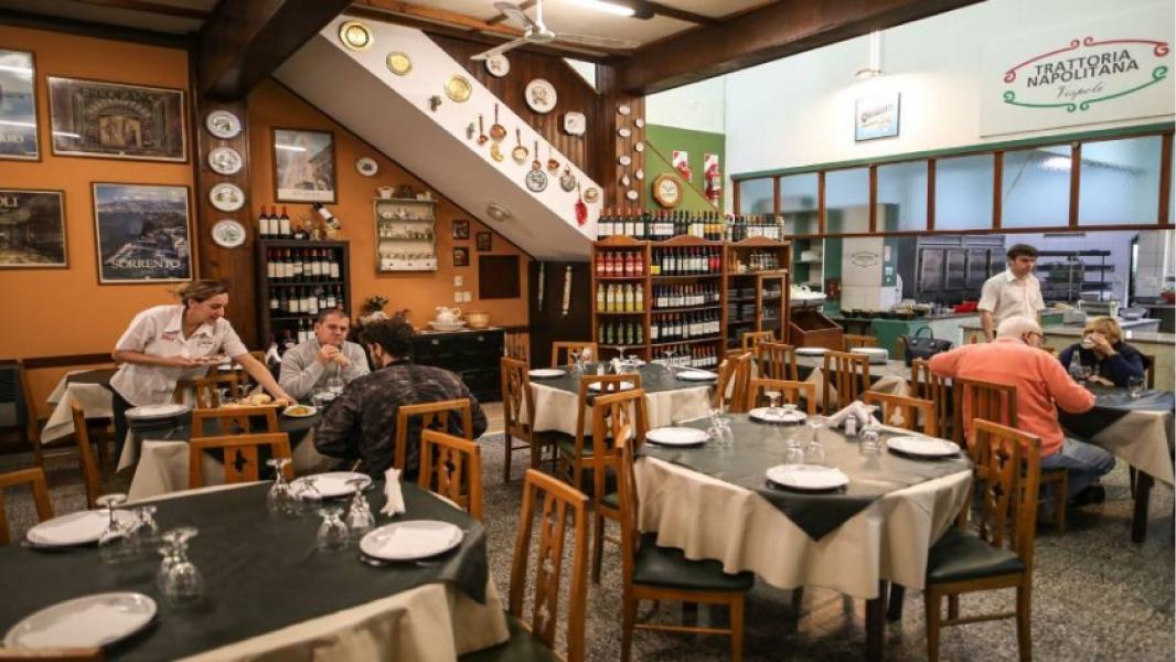 Un clásico bodegón es la primera sorrentinería del país y está en Mar del Plata.