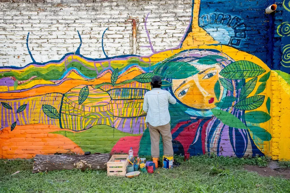 Artistas tucumanos comenzaron a embellecer la ciudad con 100 nuevos murales