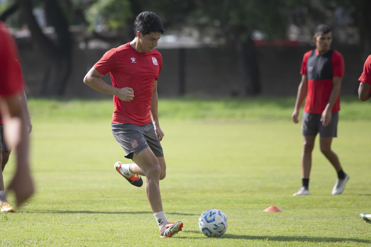 Tras su paso por Deportes Rengo en Chile, no imaginaba que su futuro estaría en la Liga Tucumana. Romero se prepara para una temporada decisiva tanto en el campo como fuera de él, ya que también está por terminar su carrera en Abogacía.