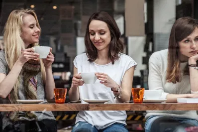 ¿Qué es la batería social y por qué las reuniones provocan estrés?