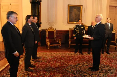 Por decreto, el Gobierno retiró al embajador argentino en Uruguay