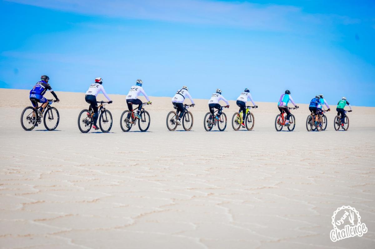 Más de 300 ciclistas compitieron en el Uyuni Challenger. 