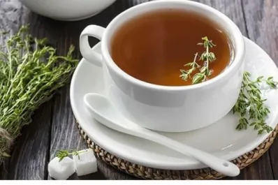 La poderosa infusión que alivia el dolor de rodilla