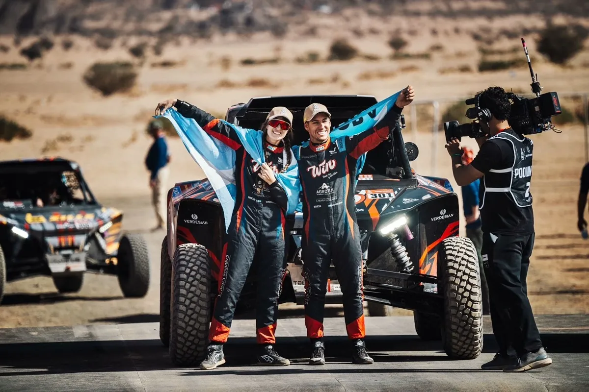 Los cordobeses Nicolás Cavigliasso y Valentina Pertegarini son ganadores del Rally Dakar