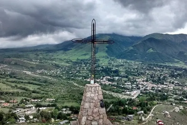 La Suiza de Sudamérica: un paseo por la mágica Loma de la Cruz en Tafí del Valle