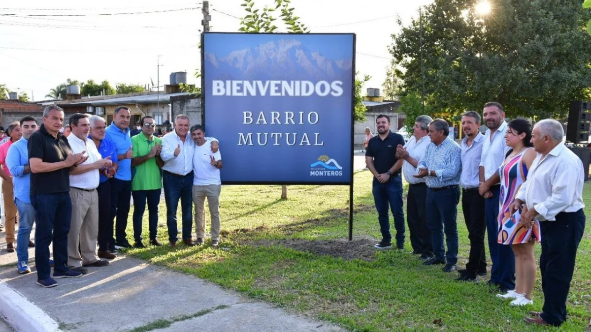 EN MONTEROS. El jueves, Jaldo inauguró obras de mejoramiento barrial.