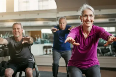 Los tres sencillos ejercicios que las personas mayores de 50 deben practicar, según Harvard