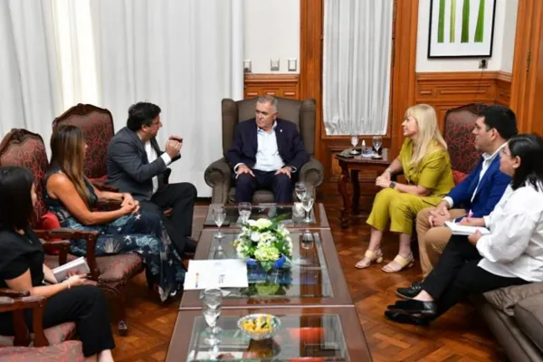 La Provincia y el municipio avanzan en el plan de 1.200 conexiones domiciliarias para la capital