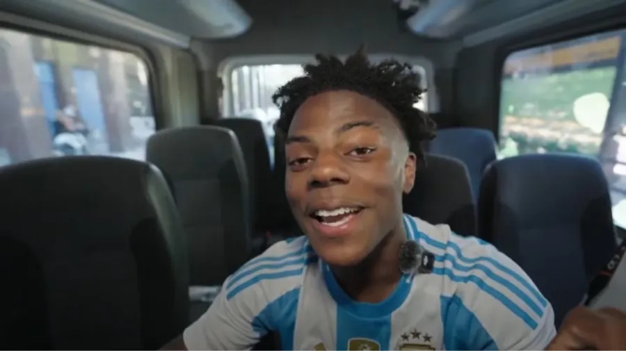 VIRAL. Speed llegó a Argentina vistiendo una camiseta de la selección y enloqueció a sus fanáticos.