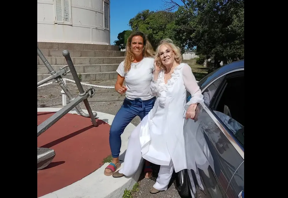 Mirtha Legrand visitó el Faro de la Memoria en Mar del Plata, en medio de los ajustes del Gobierno