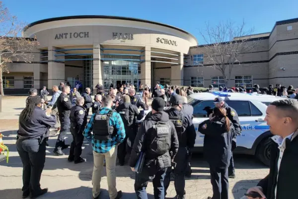 Horror en una escuela de EEUU: un joven mató a tiros a una estudiante y luego se quitó la vida
