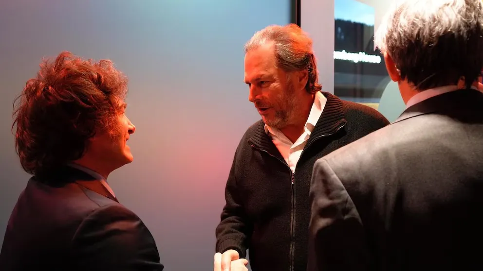 FORO DE DAVOS. El encuentro entre Javier Milei y Marc Benioff, antes de la entrevista del Presidente con Bloomberg.