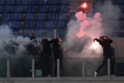 Humo, cuchillos y pánico: hinchas de Lazio atacaron brutalmente a seguidores de la Real Sociedad
