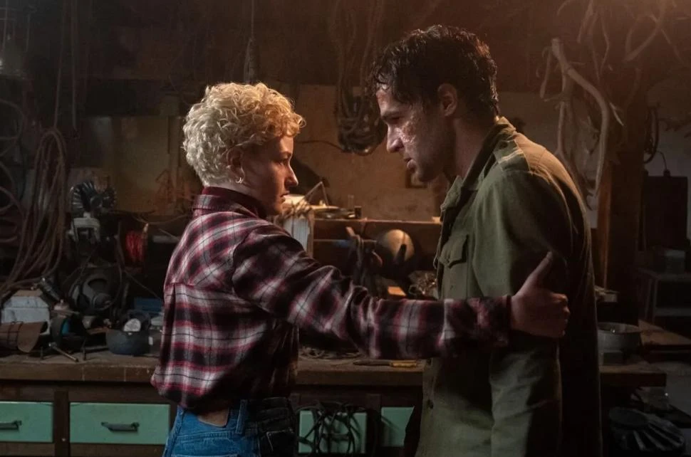 UNA MUJER DECIDIDA. Julia Garner protagoniza “Hombre lobo”.