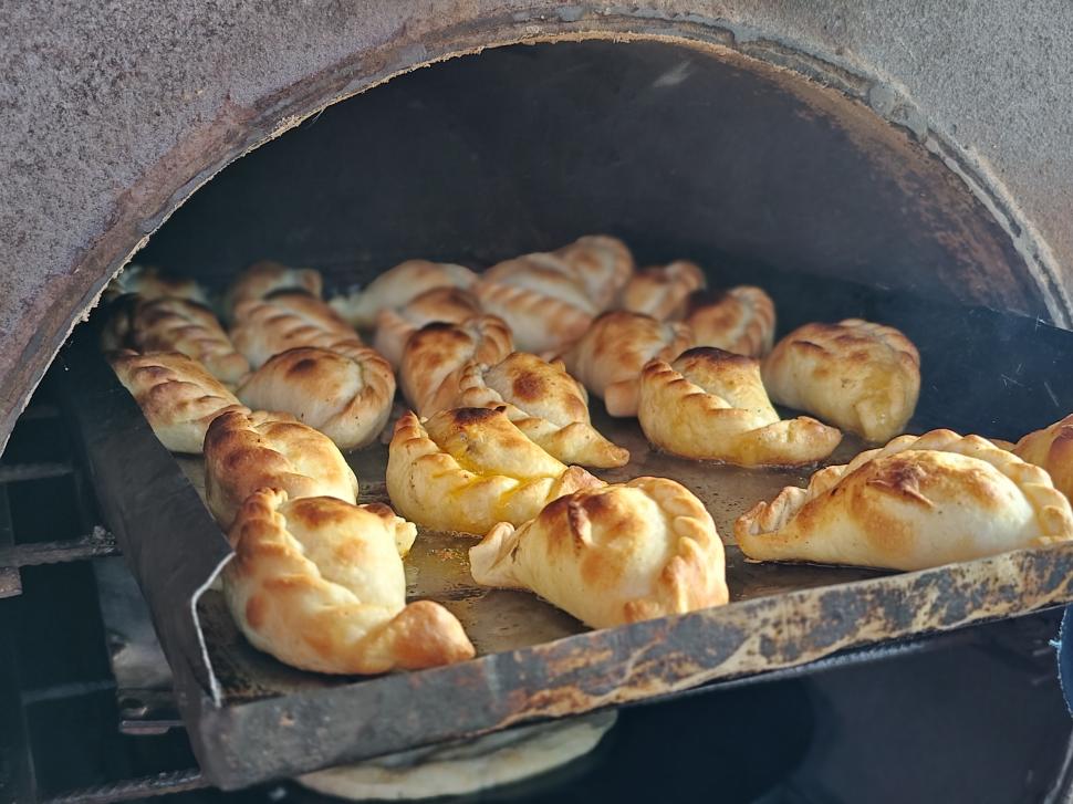 UN MANJAR. Las empanadas de Liliana tienen un gran éxito en Tafí.