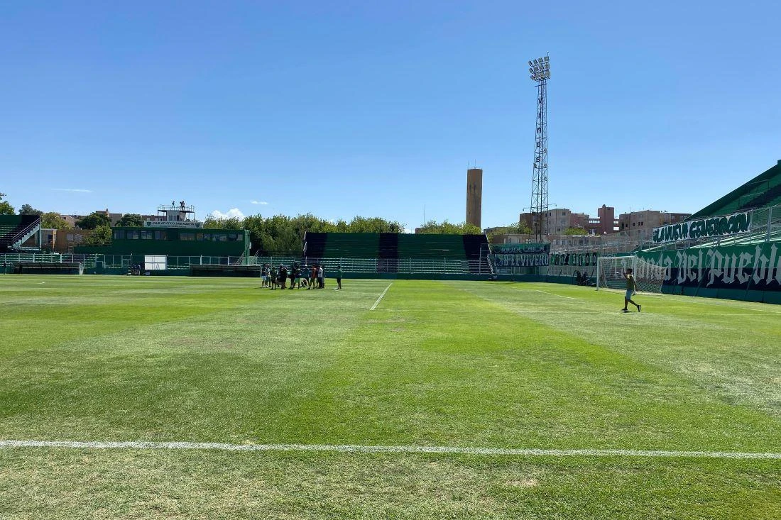 La cancha no está al 100 por ciento