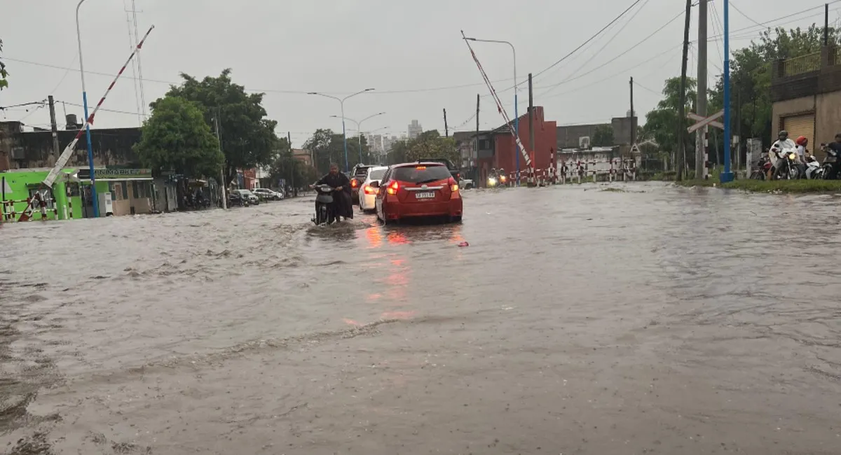 UNA SITUACIÓN QUE SE REPITE. Calles anegadas tras las lluvias. 