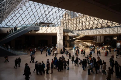 Los problemas de la vejez alcanzan al museo del Louvre