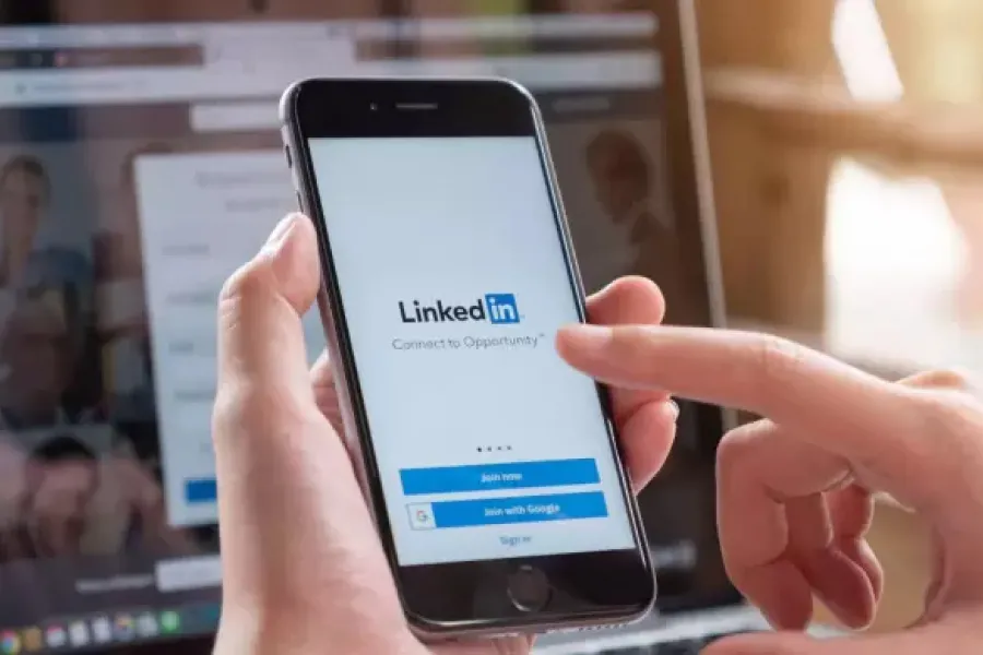 MEJORAR EL PERFIL. Una experta dio sus consejos para que el muro de LinkedIn sea más atractivo. / FORBES ARGENTINA