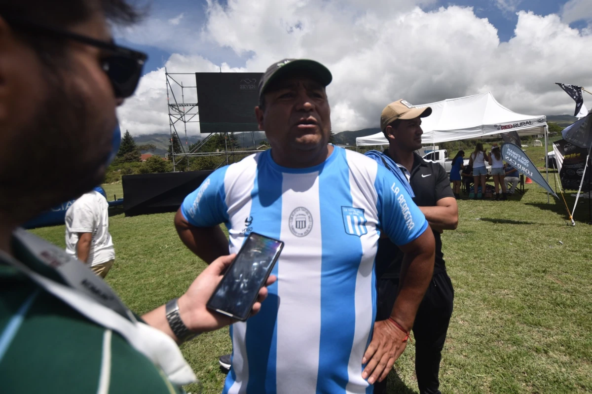 Es jardinero y futbolista, vive en El Churqui y asistió al Seven de Tafí del Valle en la previa de un partido importante