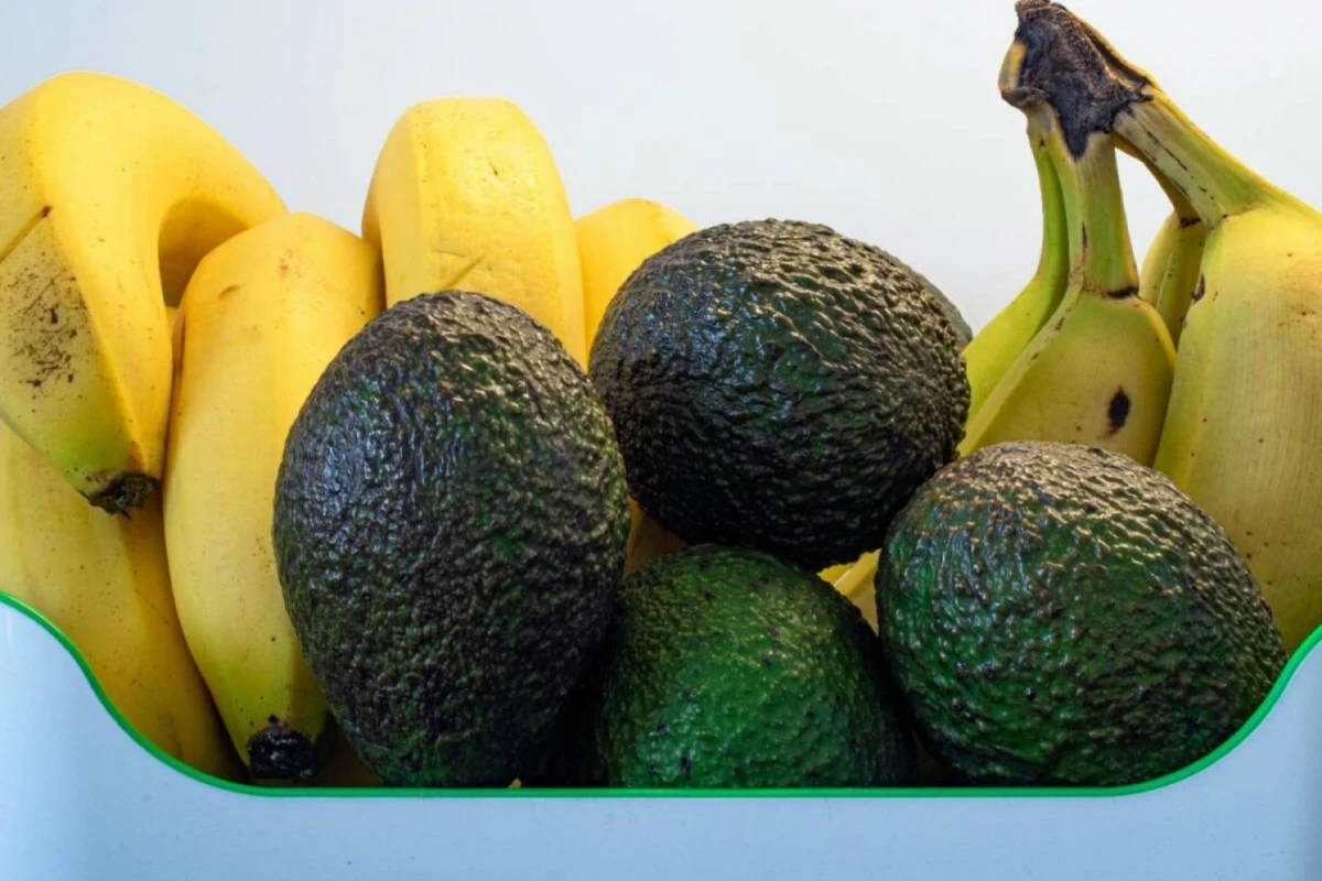 ¿Por qué deberíamos lavar las paltas y las bananas?