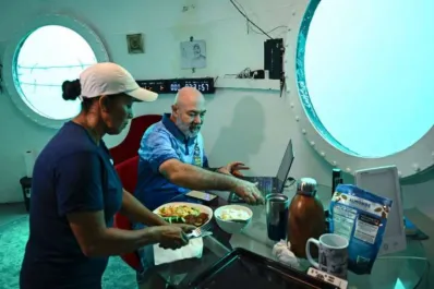 Un alemán rompió el récord Guinness al vivir 120 días sumergido en una cápsula marina