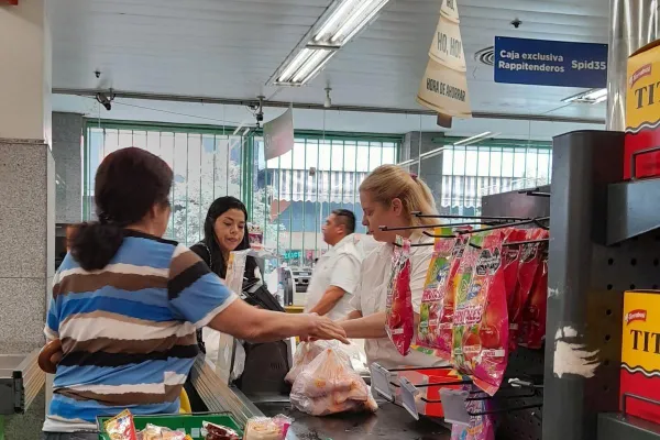 Comercio acordó un aumento del 5,1%: a cuánto se irá el salario básico