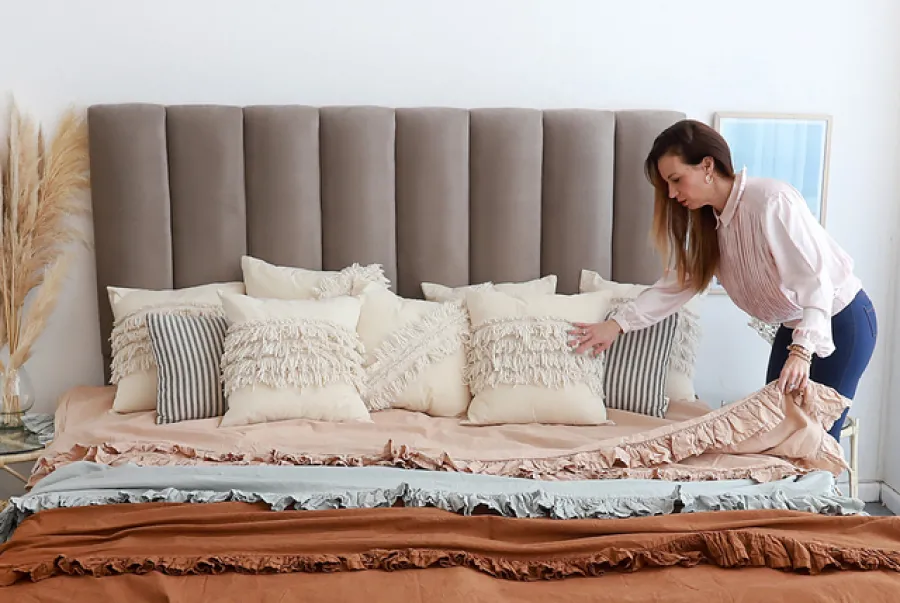 Los respaldos de cama pueden ocupar demasiado espacio y ser muy costosos.