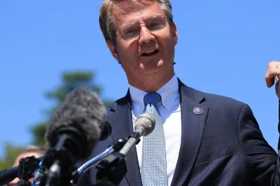 Un congresista dice hay naves extraterrestres bajo el mar y que Estados Unidos tiene registros