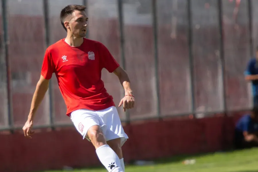 Jugó en todas las categorías del fútbol argentino, quiere estudiar una carrera universitaria y sueña con ascender con San Martín de Tucumán