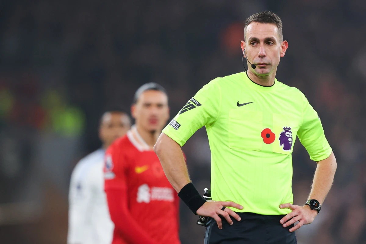 David Coote, el árbitro despedido tras insultar a Klopp