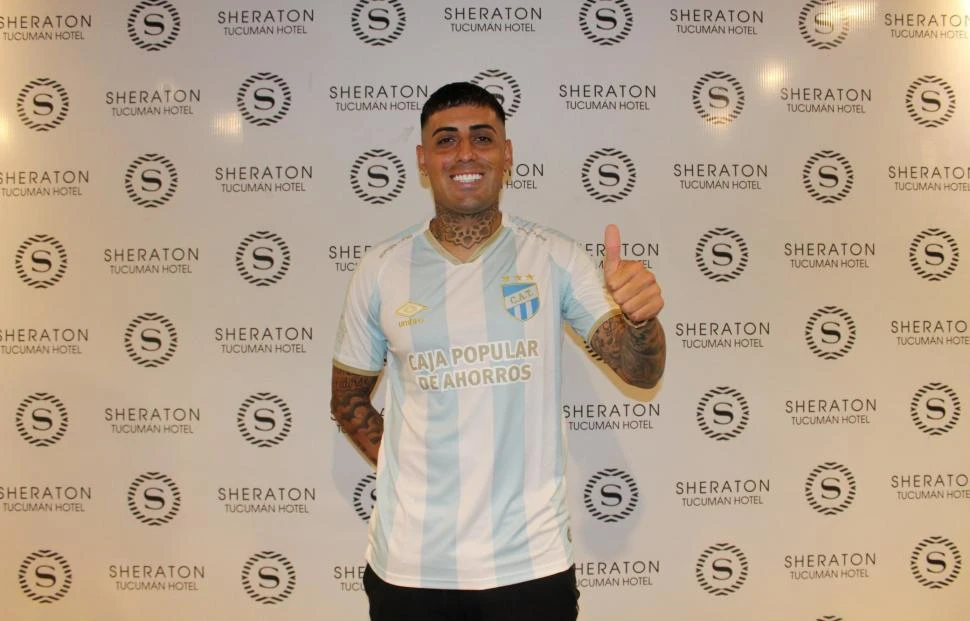 DEBUT RÁPIDO. El central, Miguel Brizuela, llegó a Tucumán y a los días jugo su primer partido con Atlético, estuvo pocos minutos en el campo de juego. prensa c.a.t.