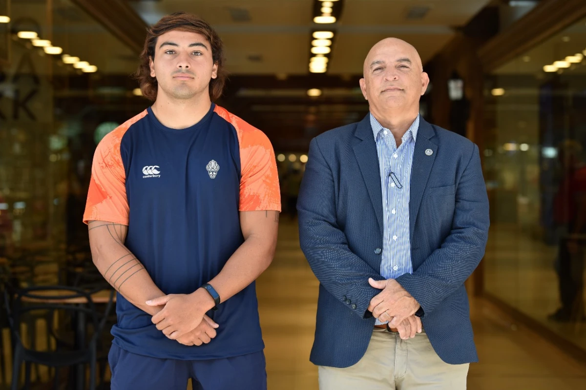 LISTOS. Tomás Medina, jugador de Tarucas, y Fernando Renta Mora, CEO de la franquicia, esperan con ansias el debut del 15 de febrero.