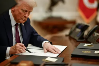 Trump apuntó contra la Fed por no bajar las tasas de interés: Ha hecho un trabajo terrible