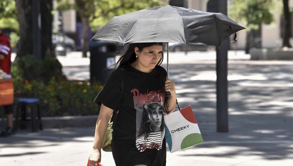 CUIDADO. El calor irá en aumento durante el resto de la semana y para el martes se espera el pico de las temperaturas. 