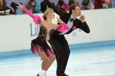 Quiénes eran Evgenia Shishkova y Vadim Naumov, las estrellas del patinaje que iban a bordo del avión que se estrelló en Washington
