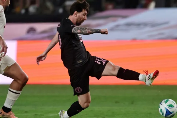 Lima ovacionó a Messi en el triunfo por penales del Inter Miami ante Universitario