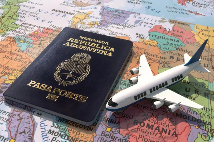 ENTRE LOS MEJORES DE LA REGIÓN. La Argentina tiene uno de los pasaportes más fuertes de Latinoamérica. / PERFIL