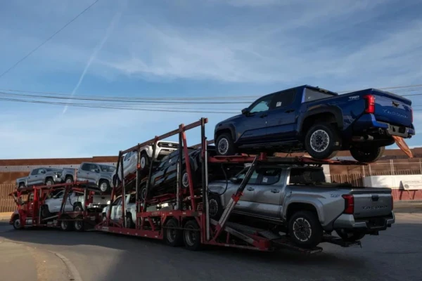 Trump sube los aranceles a Canadá, México y China